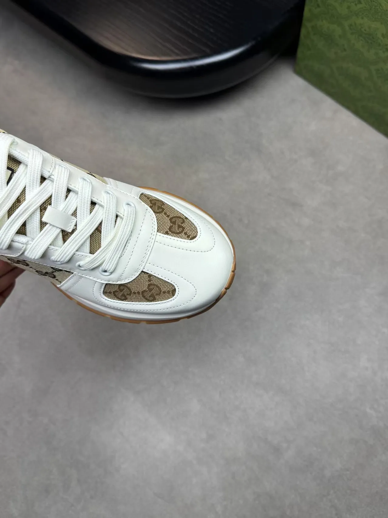 Factory price: 460💰Gucci new men's shoes GUCCI [Lightning] latest shoes are shipped. Original quality, fashionable, made of special materials, sheepskin lining, brand new packaging. The foot feels super comfortable and the workmanship is impeccable. Size: 38-45, Dingyi 45